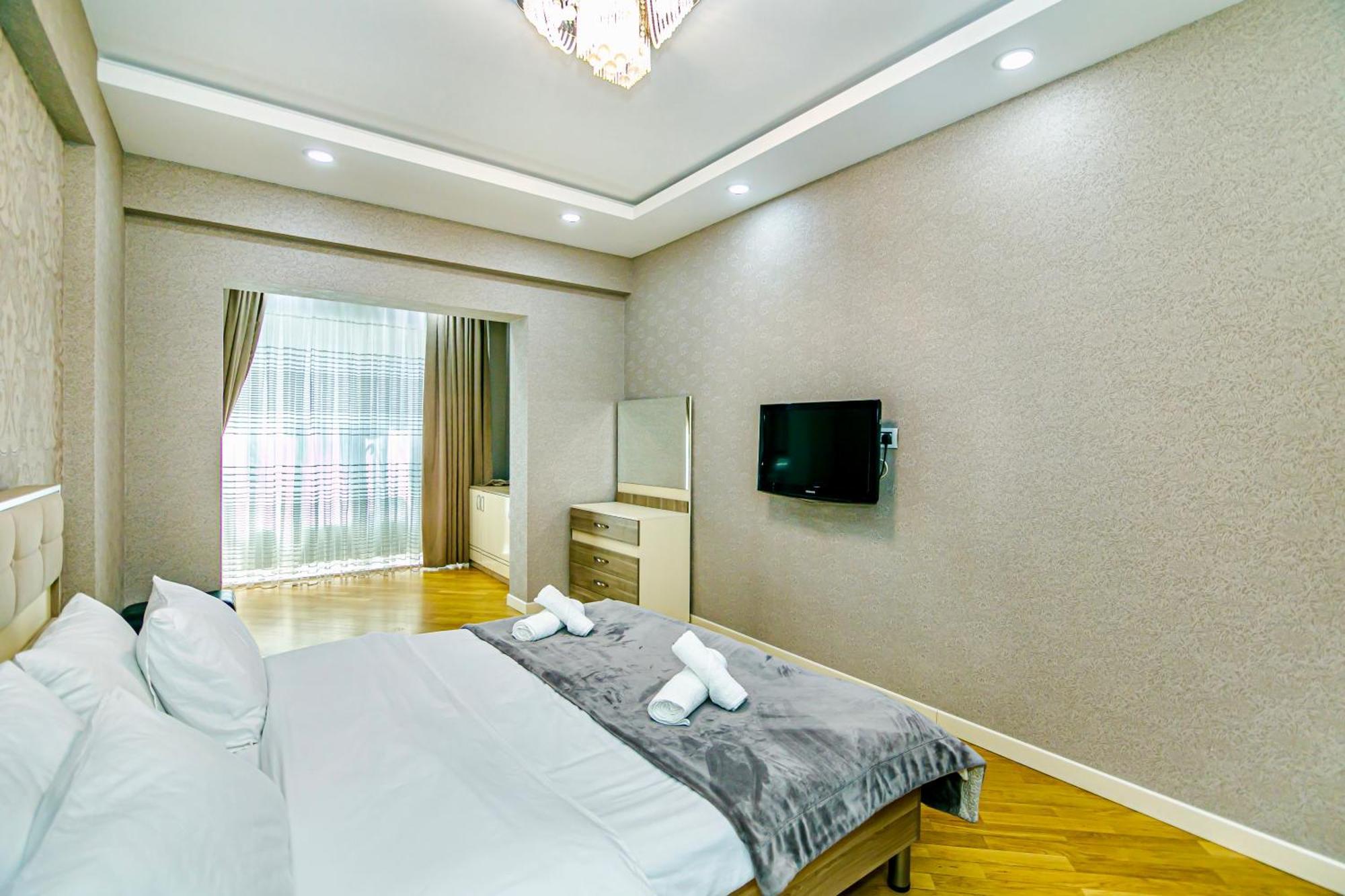 Park Azure Vip Apartment By Baku Housing Экстерьер фото
