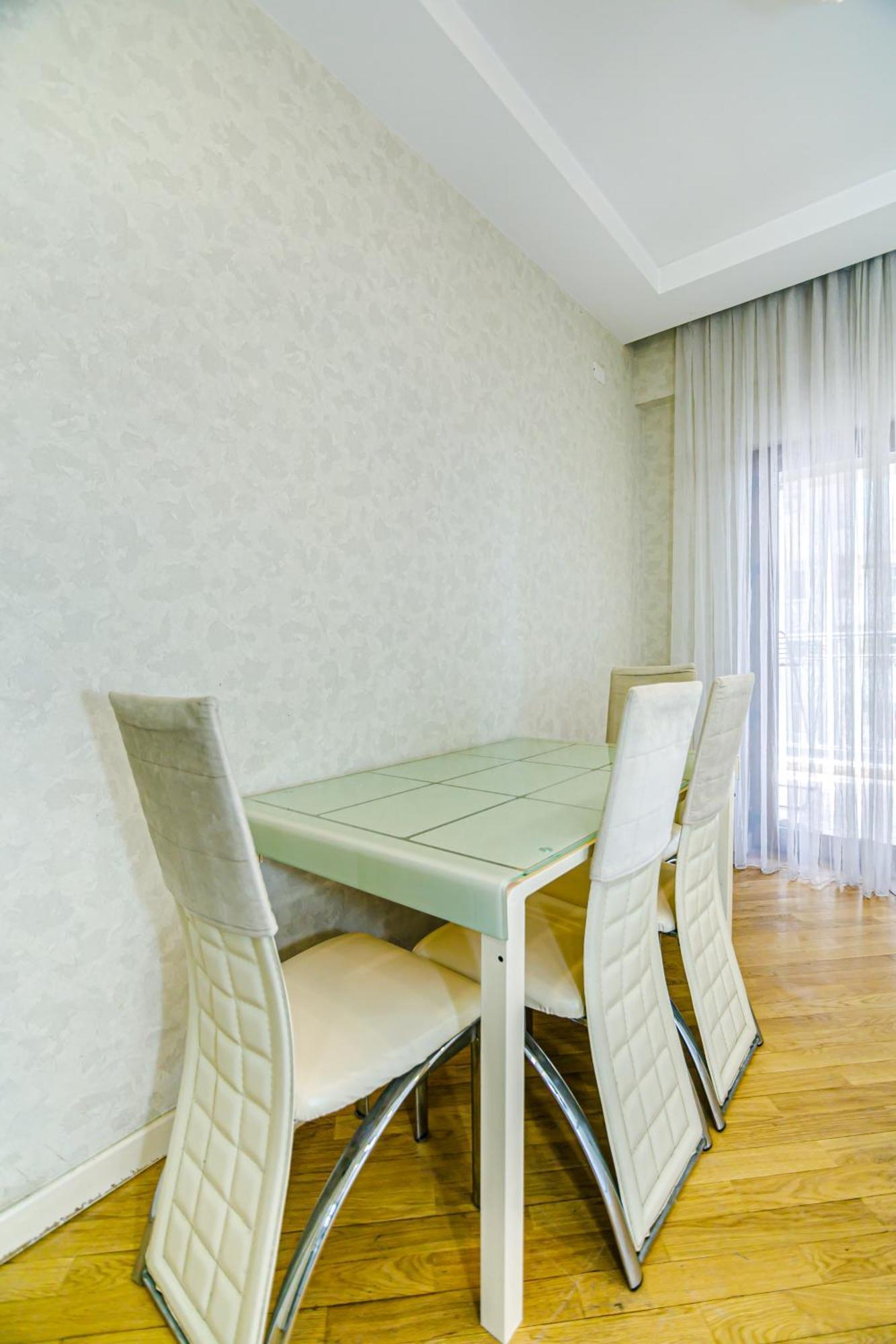 Park Azure Vip Apartment By Baku Housing Экстерьер фото