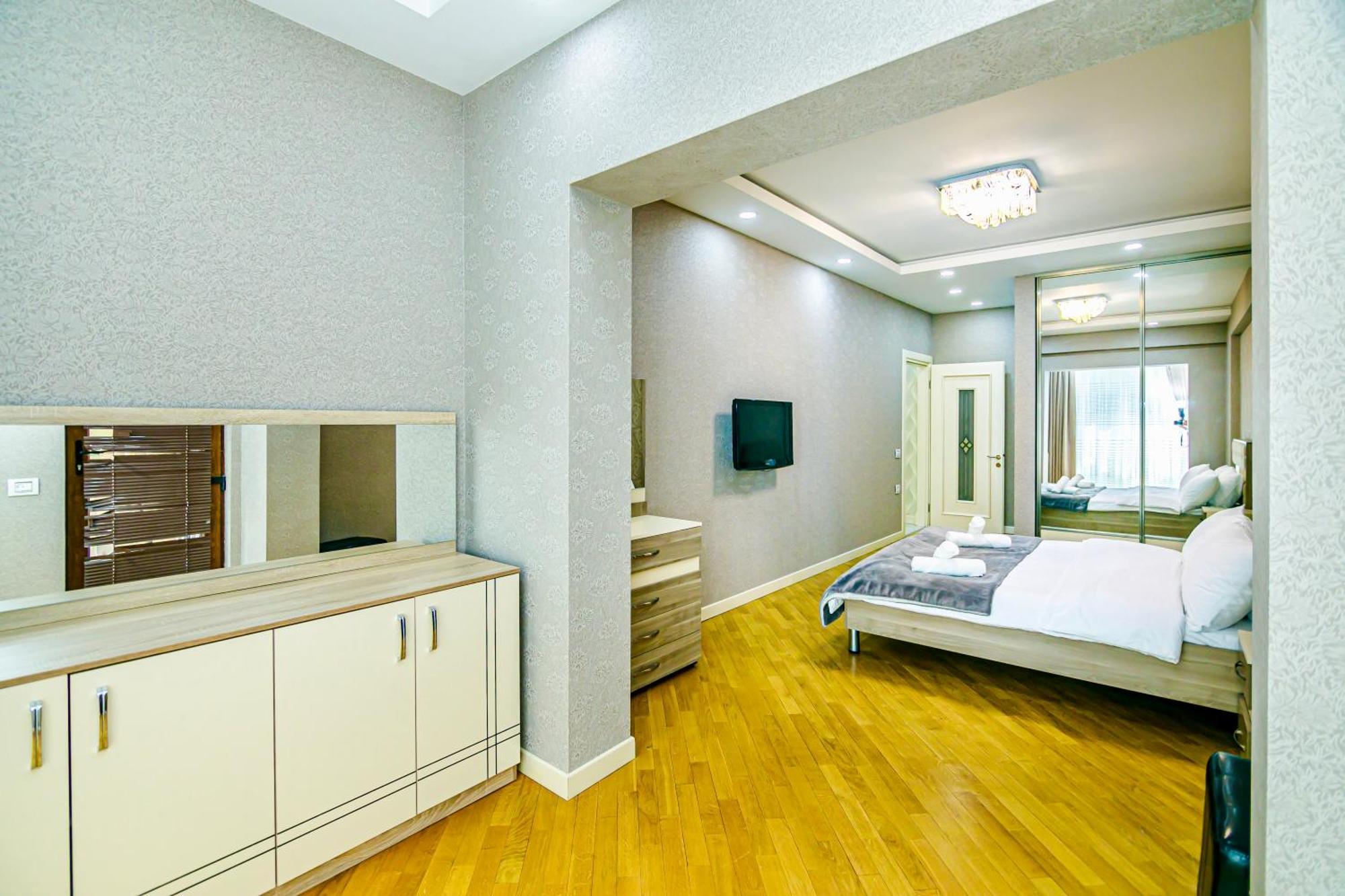 Park Azure Vip Apartment By Baku Housing Экстерьер фото